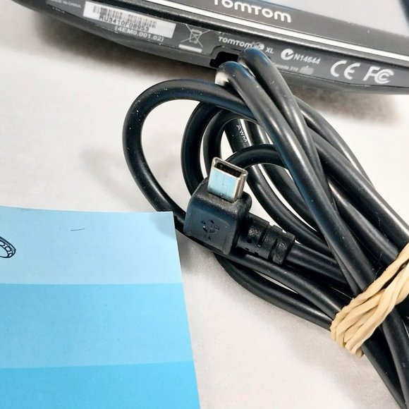 Tom Tom XL 340S GPS With Charger Manual And Box #1331 - Picture 6 of 13